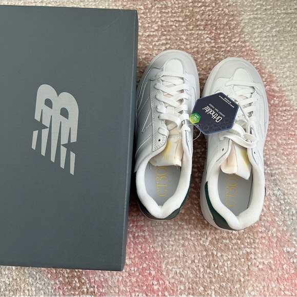 New Balance Women's White Sneakers with Teal Heel - Picture 2 of 10